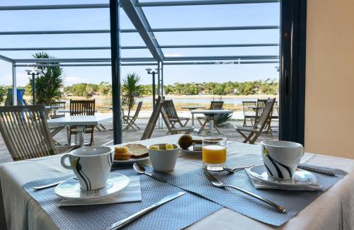 Soorts-Hossegor Hotel | Pet-Friendly Retreat at Hotel Le Pavillon Bleu, Rated 8.5
