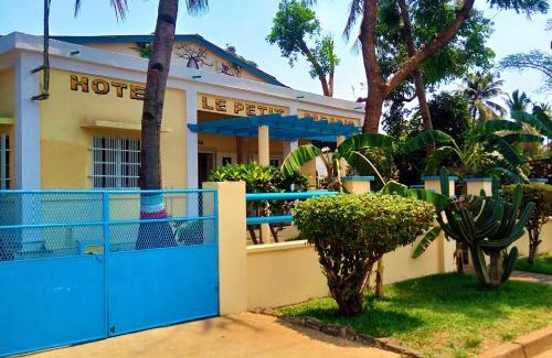 Antsiranana Bed & Breakfast | Discover Hotel Le Petit Paradis: Family-Friendly Getaway