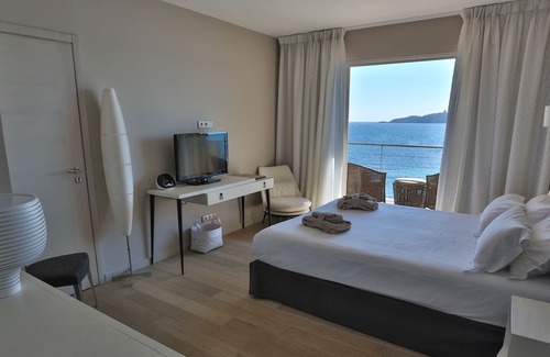 Pinarellu Hotel | Discover Hotel Le Pinarello: 4-Star Ocean View Retreat