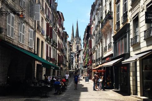 Bayonne Hotel | Pet-Friendly Retreat at Hotel Le Port Neuf - 8.2/10 Rating