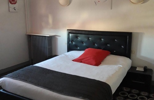 Chaumont Hotel | Premier Stay at Hotel le Royal with Breakfast Included