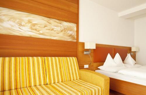 Tirolo Hotel | Discover Hotel Lechner: Oceanfront Oasis with Spa & Pool