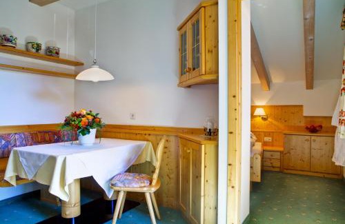 Tirolo Hotel | Discover Hotel Lechner: Oceanfront Oasis with Spa & Pool