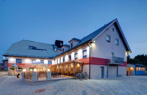 Lenzing Hotel | Relax at Hotel Leimer Bräu with Oceanfront Views & Pool