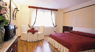 Borgo Milano Hotel | Relaxing Retreat at Hotel Leopardi: Spa & Family-Friendly