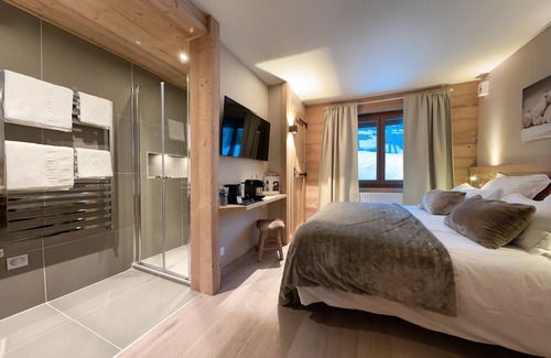 Les Deux Alpes Hotel | Exceptional Stays at Hotel Les Flocons with Pool & Spa