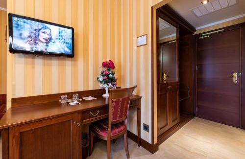 Bolsena Hotel | Elegant Hotel Lido: Beachfront Bliss with Ocean Views