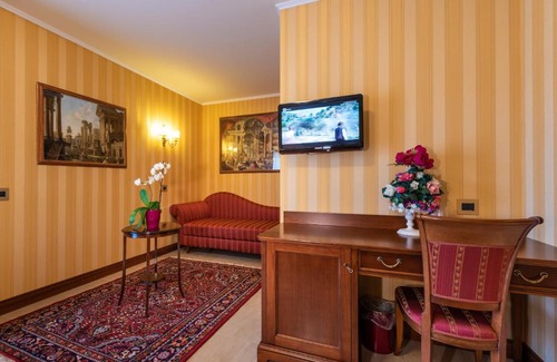 Bolsena Hotel | Elegant Hotel Lido: Beachfront Bliss with Ocean Views