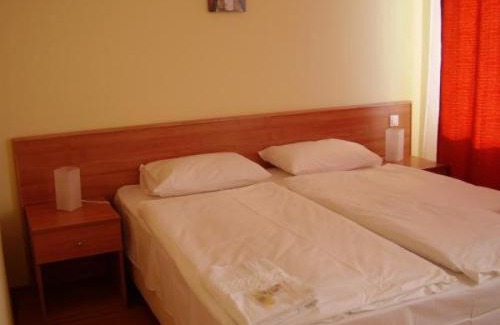Miskolc-Tapolca Hotel | Budget-Friendly Family Stay at Hotel Lido with Breakfast