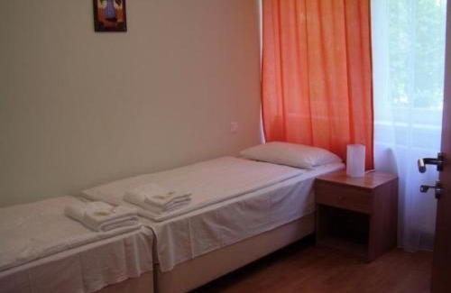 Miskolc-Tapolca Hotel | Budget-Friendly Family Stay at Hotel Lido with Breakfast