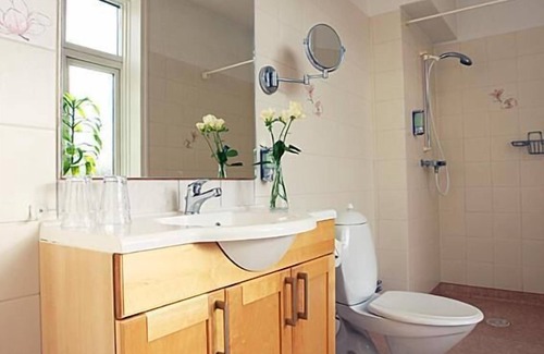 Roslunda-Kronotorp Hotel | Exceptional Hotel Lilton: Family-Friendly with Breakfast Included