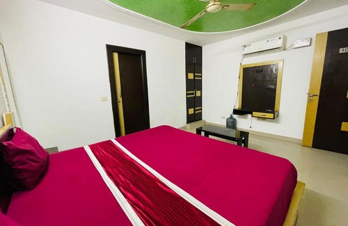 Taj Ganj Hotel | Family-Friendly Hotel Lime Light Stay with Pet Amenities