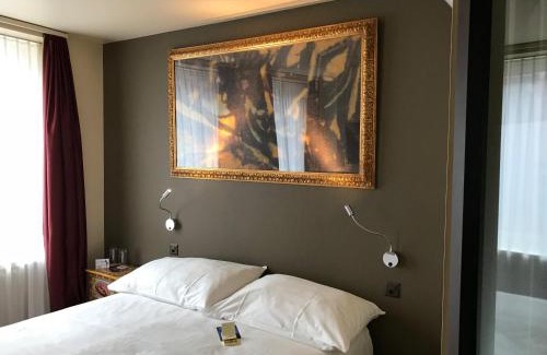 Niederdorf Hotel | Experience Comfort at Hotel Limmatblick with Ocean Views