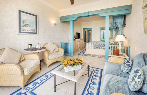 Playa Blanca Hotel | Enjoy 5-Star Comfort at Hotel LIVVO Volcán Lanzarote