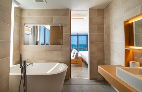 Miyakojima Hotel | Family-Friendly Retreat at Hotel Locus with Pool & Dining
