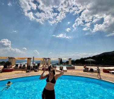 Sidirochori Hotel | Pet-Friendly Hotel Loggas with Ocean View & Pool Access