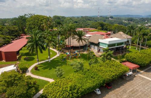 Tapachula Hotel | Pet-Friendly Hotel Loma Real with Pool & Hot Tub Access