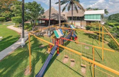 Tapachula Hotel | Pet-Friendly Hotel Loma Real with Pool & Hot Tub Access