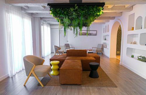 Puebla del Caraminal Hotel | Hotel Lombiña: Oceanfront Escape with Pool & Breakfast