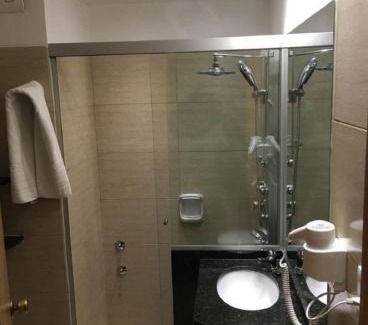 Centro Hotel | Discover Hotel London Palace: Family-Friendly with Breakfast