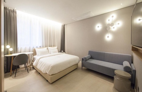 Jinhae Hotel | Discover Hotel Londoner Yongwon: Family-Friendly Comfort