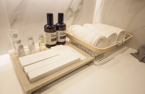 Jinhae Hotel | Top-Rated Hotel Londoner Yongwon with Family-Friendly Amenities