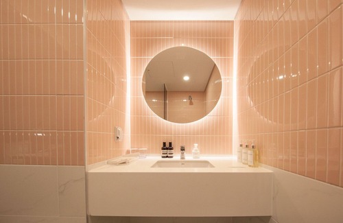 Jinhae Hotel | Top-Rated Hotel Londoner Yongwon with Family-Friendly Amenities