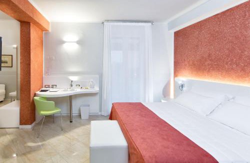 Alessandria Hotel | Discover Hotel Londra: Pet-Friendly with Top Amenities
