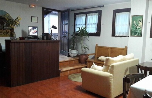 Arenas de Cabrales Hotel | Comfortable Hotel Los Ángeles with Spa and Breakfast Options