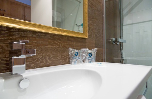 Isla Hotel | Discover Hotel Los Arces: Family-Friendly with Pool & Spa