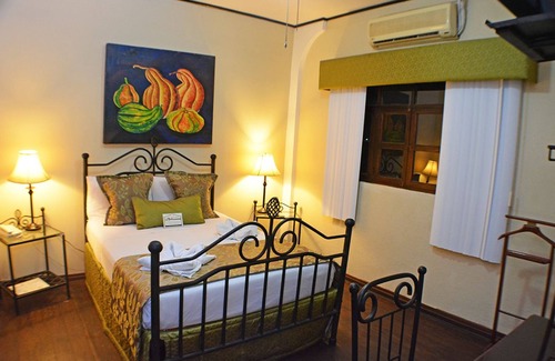Leon Hotel | Relaxing Stay at Hotel Los Balcones Leon with Spa & Breakfast
