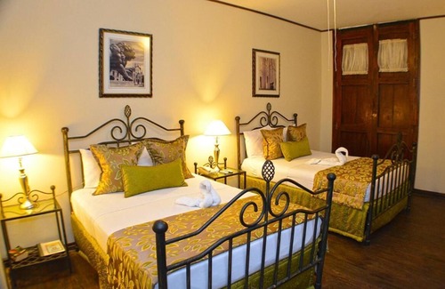 Leon Hotel | Relaxing Stay at Hotel Los Balcones Leon with Spa & Breakfast