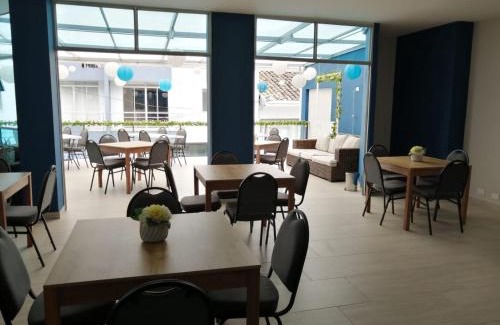 La Estrella Hotel | Budget-Friendly Hotel Los Cristales with Family Amenities