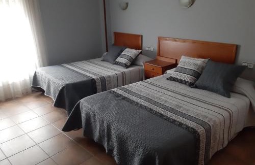 San Martin de la Vega Hotel | Convenient Hotel Los Leones: Your Gateway to Warner Park