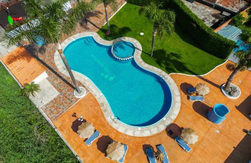 Sanxenxo Hotel | Oceanfront Hotel Los Naranjos with Pool & Family Amenities