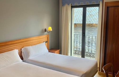 Ponferrada Hotel | Discover Hotel Los Templarios: Spa, Breakfast & Accessibility