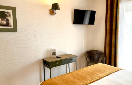 Saintes-Maries-de-la-Mer Hotel | Hotel Lou Marquès: Pet-Friendly Stay with Top Ratings