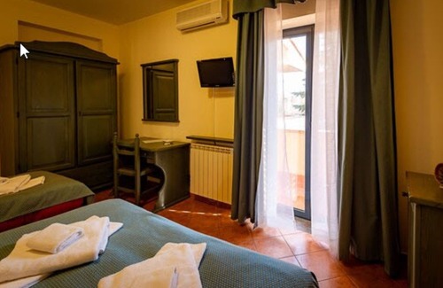 Ciampino Hotel | Family-Friendly Hotel Louis II with Breakfast Included