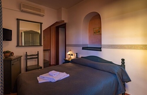 Ciampino Hotel | Family-Friendly Hotel Louis II with Breakfast Included