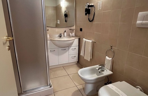 Lovere Hotel | Relax at Hotel Lovere Resort & Spa: 4-Star Retreat Awaits