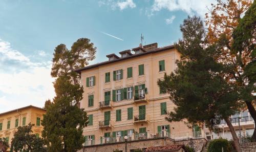 Lovran Hotel | Pet-Friendly Hotel Lovran with Private Beach & Ocean View