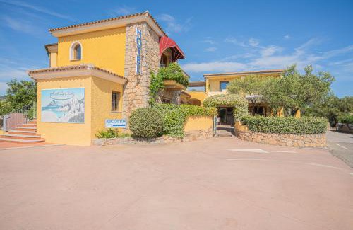 Monte Petrosu Hotel | Discover Hotel Lu Pitrali: Pet-Friendly with Ocean Views