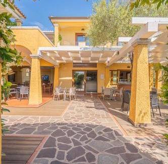 Monte Petrosu Hotel | Discover Hotel Lu Pitrali: Pet-Friendly with Ocean Views