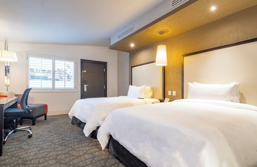 Mexicali Hotel | Relax at Hotel Lucerna Mexicali: 4-Star Stay with Pool & Spa
