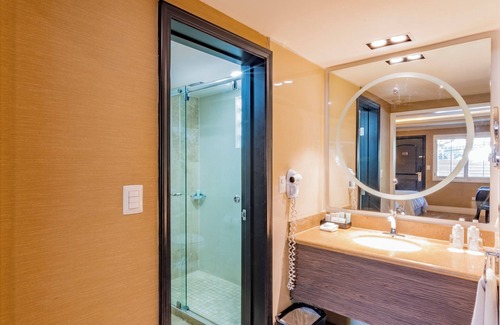 Mexicali Hotel | Relax at Hotel Lucerna Mexicali: 4-Star Stay with Pool & Spa