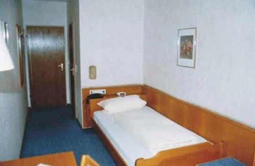 Schriesheim Hotel | Discover Hotel Ludwigstal: Pet Friendly and Child Approved