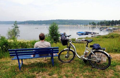 Schleiz Hotel | Comfortable Stay at Hotel Luginsland with Pet-Friendly Amenities