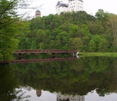 Schleiz Hotel | Comfortable Stay at Hotel Luginsland with Pet-Friendly Amenities