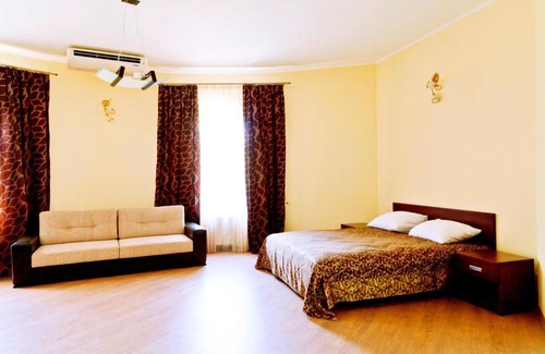 Volgograd Hotel | Inviting Hotel Lukomorye: Family-Friendly with Hot Tub