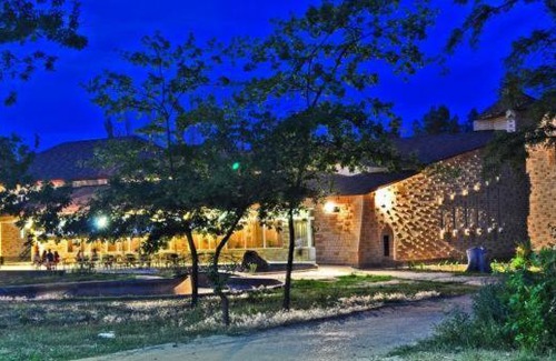Volgograd Hotel | Inviting Hotel Lukomorye: Family-Friendly with Hot Tub